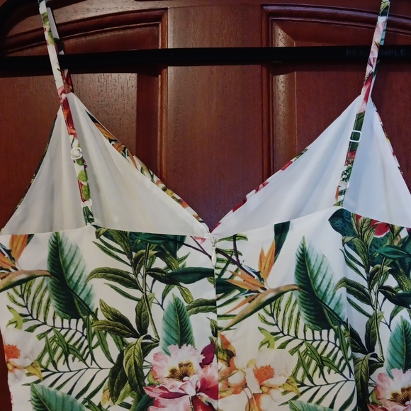 Tropical Paradise Maxi - Picture 4 of 5